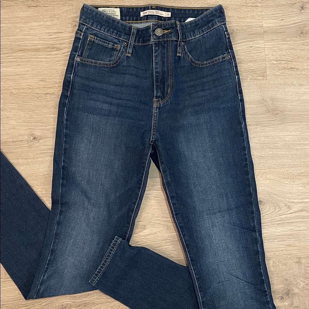 Levi's High Rise Skinny Jeans - Dark Indigo